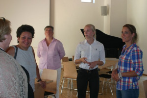 Auf Tour und im Gespräch mit Verena Schmidt-Völlmecke (ganz rechts)